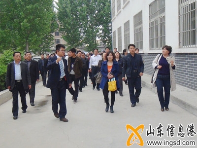 圖二  老師們正在考察學習_副本.jpg