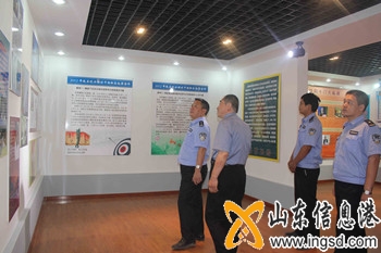 陵縣邊鎮(zhèn)所:觀廉政展廳 走廉潔從警路 (2)_副本.jpg